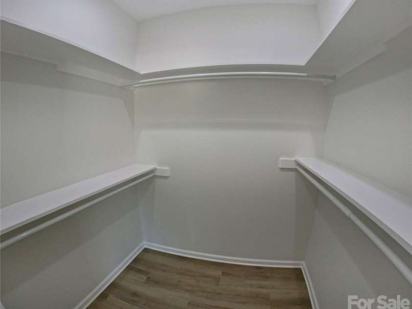 20 Big Sky Drive, Marion, NC 28752.  MLS# CAR4417273, YatesRealty ID 46160. 