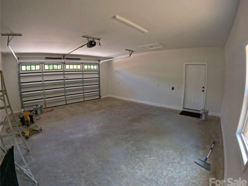 20 Big Sky Drive, Marion, NC 28752.  MLS# CAR4417273, YatesRealty ID 46160. 