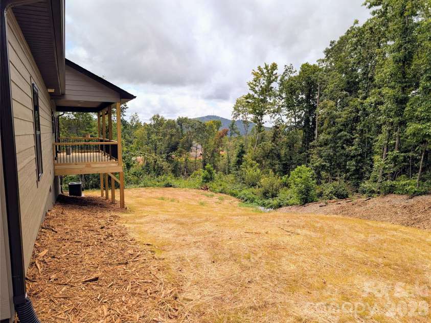20 Big Sky Drive, Marion, NC 28752.  MLS# CAR4417273, YatesRealty ID 46160. 