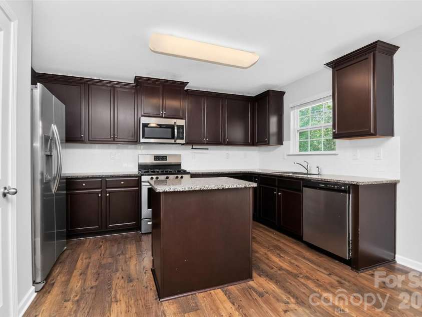 2527 Austyn Joey Drive, Charlotte, NC 28214.  MLS# CAR4404980, YatesRealty ID 46162. 