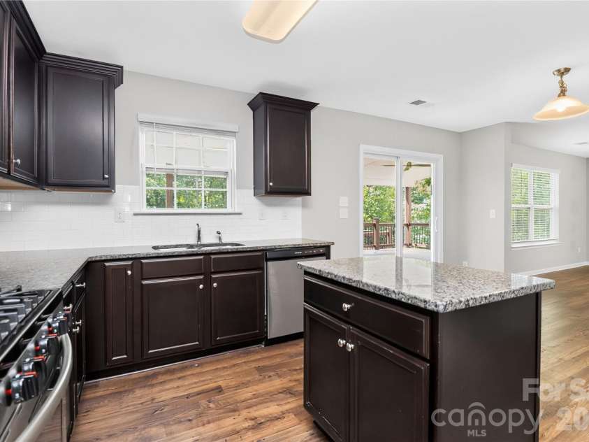 2527 Austyn Joey Drive, Charlotte, NC 28214.  MLS# CAR4404980, YatesRealty ID 46162. 