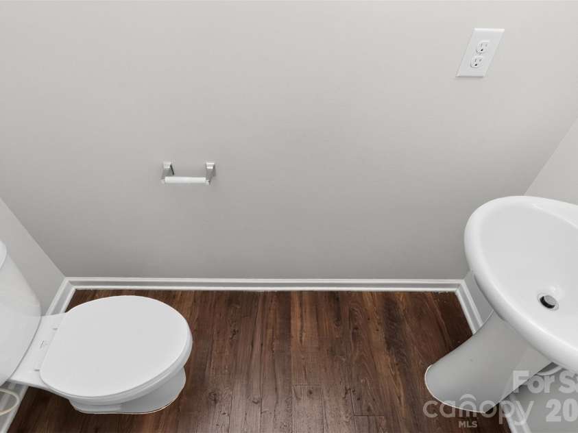 2527 Austyn Joey Drive, Charlotte, NC 28214.  MLS# CAR4404980, YatesRealty ID 46162. 