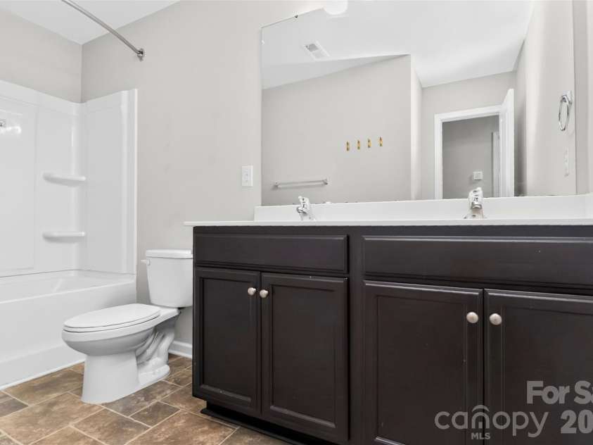 2527 Austyn Joey Drive, Charlotte, NC 28214.  MLS# CAR4404980, YatesRealty ID 46162. 