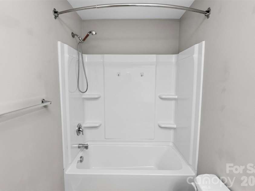 2527 Austyn Joey Drive, Charlotte, NC 28214.  MLS# CAR4404980, YatesRealty ID 46162. 