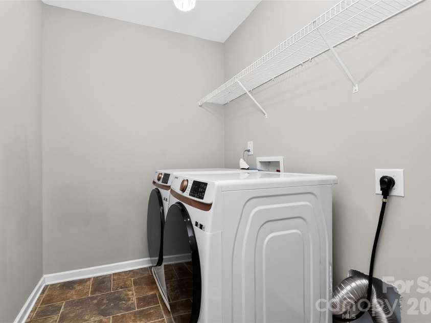 2527 Austyn Joey Drive, Charlotte, NC 28214.  MLS# CAR4404980, YatesRealty ID 46162. 