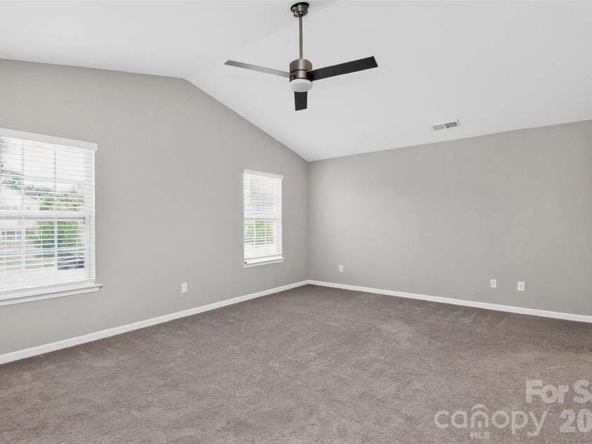 2527 Austyn Joey Drive, Charlotte, NC 28214.  MLS# CAR4404980, YatesRealty ID 46162. 