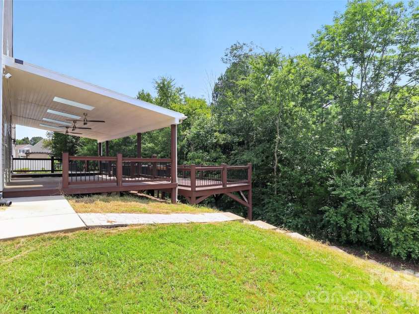 2527 Austyn Joey Drive, Charlotte, NC 28214.  MLS# CAR4404980, YatesRealty ID 46162. 