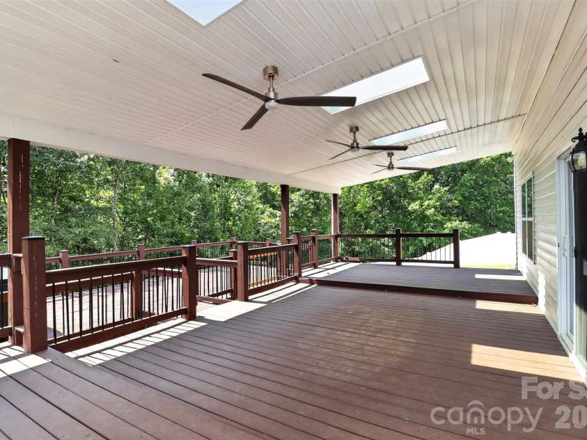 2527 Austyn Joey Drive, Charlotte, NC 28214.  MLS# CAR4404980, YatesRealty ID 46162. 