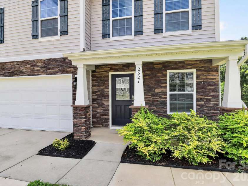 2527 Austyn Joey Drive, Charlotte, NC 28214.  MLS# CAR4404980, YatesRealty ID 46162. 