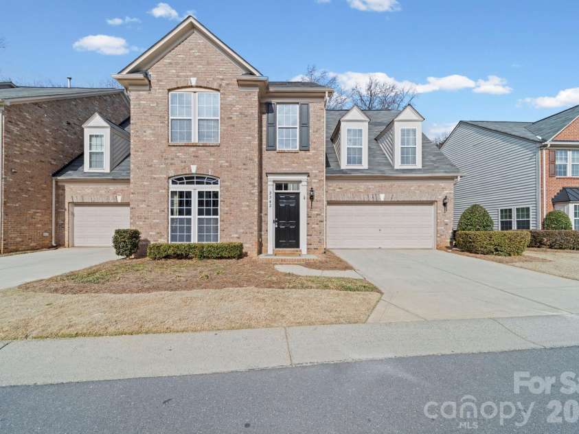 3342 Park South Station Boulevard, Charlotte, NC 28210.  MLS# CAR4417276, YatesRealty ID 46163. 