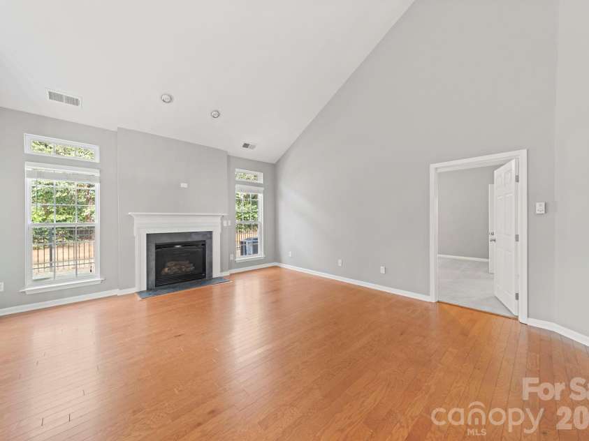 3342 Park South Station Boulevard, Charlotte, NC 28210.  MLS# CAR4417276, YatesRealty ID 46163. 