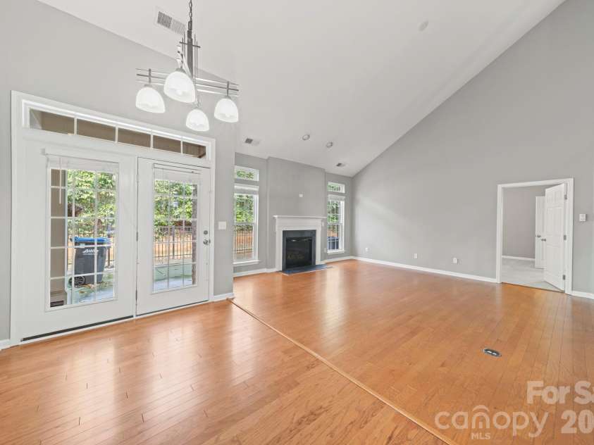 3342 Park South Station Boulevard, Charlotte, NC 28210.  MLS# CAR4417276, YatesRealty ID 46163. 