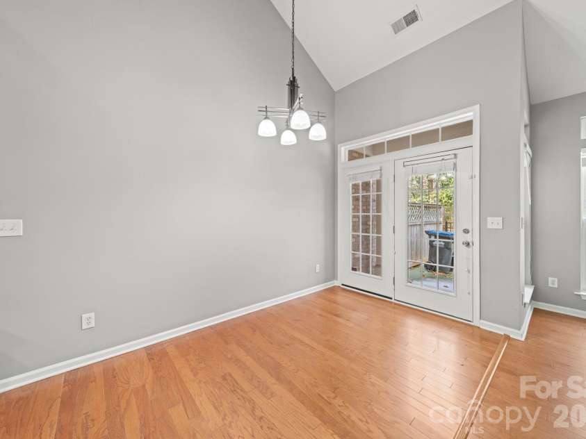 3342 Park South Station Boulevard, Charlotte, NC 28210.  MLS# CAR4417276, YatesRealty ID 46163. 