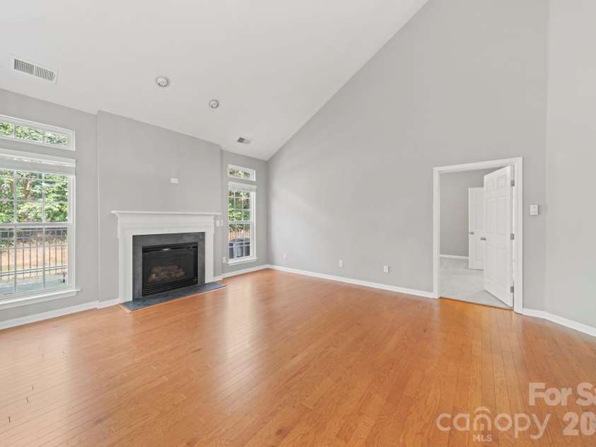 3342 Park South Station Boulevard, Charlotte, NC 28210.  MLS# CAR4417276, YatesRealty ID 46163. 