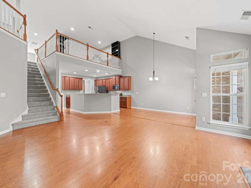 3342 Park South Station Boulevard, Charlotte, NC 28210.  MLS# CAR4417276, YatesRealty ID 46163. 