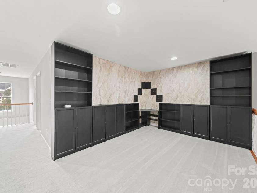 3342 Park South Station Boulevard, Charlotte, NC 28210.  MLS# CAR4417276, YatesRealty ID 46163. 