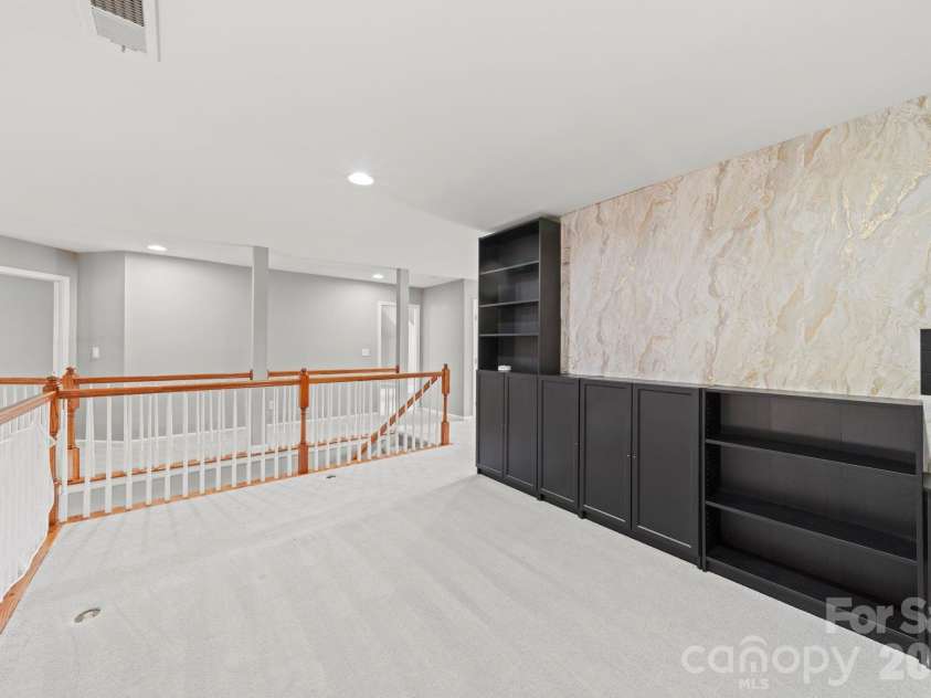 3342 Park South Station Boulevard, Charlotte, NC 28210.  MLS# CAR4417276, YatesRealty ID 46163. 