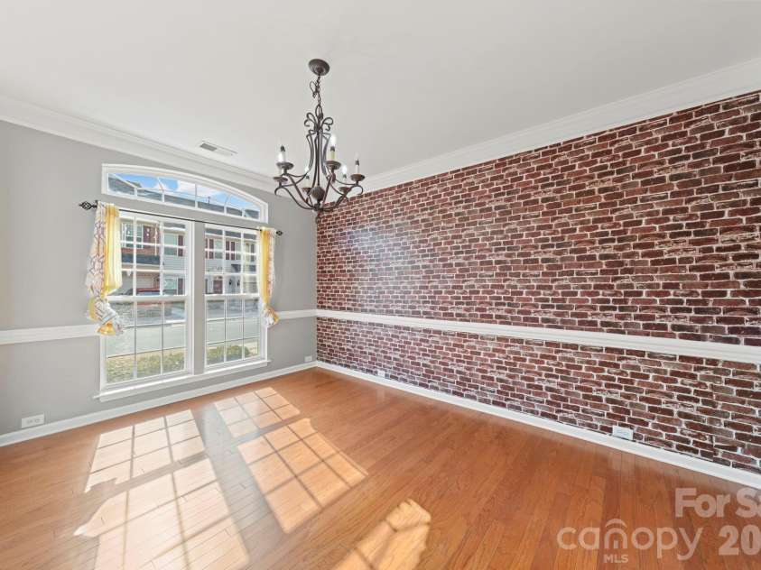 3342 Park South Station Boulevard, Charlotte, NC 28210.  MLS# CAR4417276, YatesRealty ID 46163. 