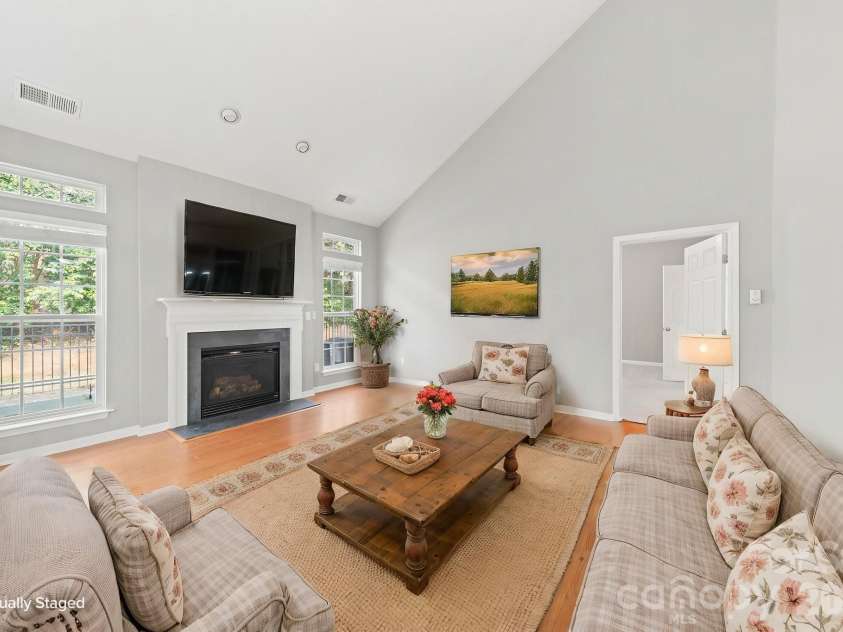 3342 Park South Station Boulevard, Charlotte, NC 28210.  MLS# CAR4417276, YatesRealty ID 46163. 