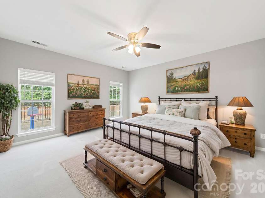 3342 Park South Station Boulevard, Charlotte, NC 28210.  MLS# CAR4417276, YatesRealty ID 46163. 