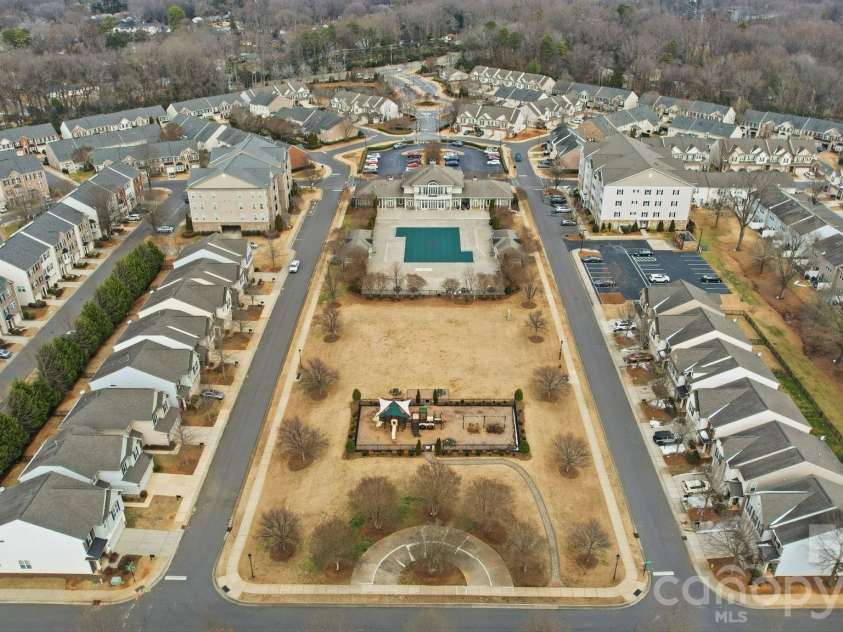 3342 Park South Station Boulevard, Charlotte, NC 28210.  MLS# CAR4417276, YatesRealty ID 46163. 