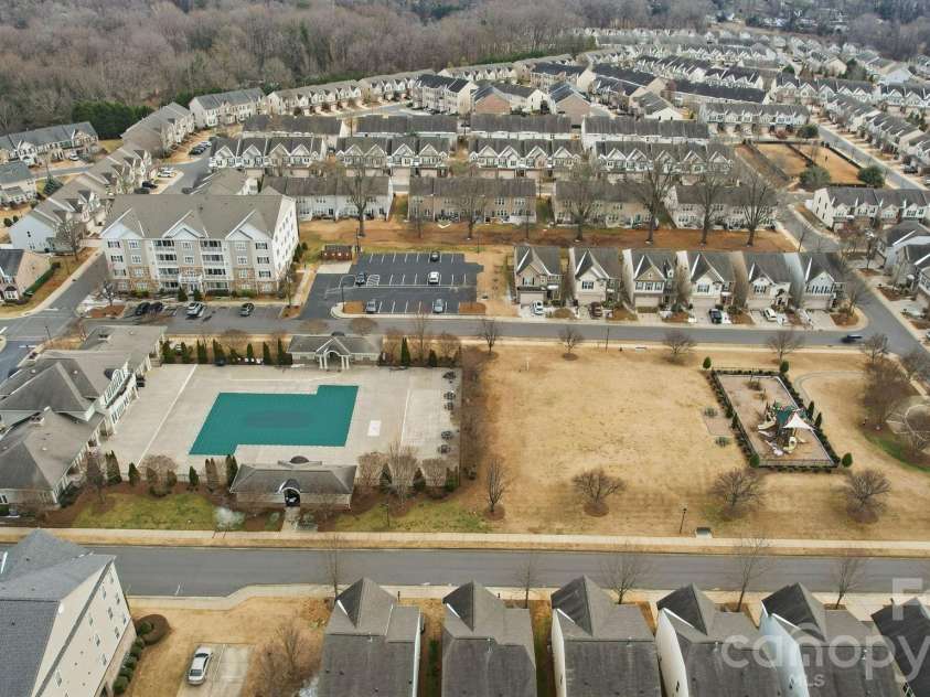 3342 Park South Station Boulevard, Charlotte, NC 28210.  MLS# CAR4417276, YatesRealty ID 46163. 