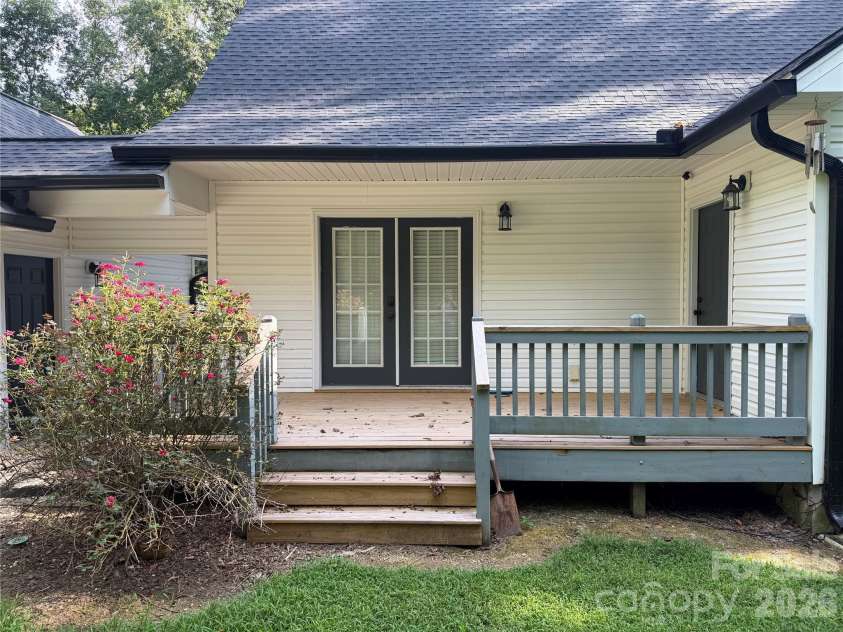 510 Allenton Street, Mount Gilead, NC 27306.  MLS# CAR4417257, YatesRealty ID 46164. Back deck