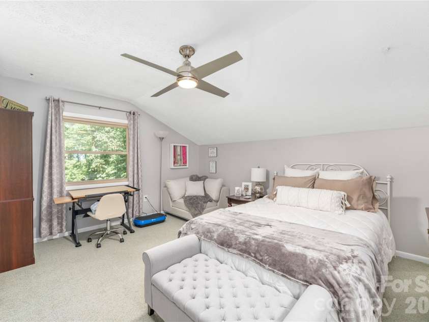115 Hazelview Drive, Waynesville, NC 28786.  MLS# CAR4415645, YatesRealty ID 46166. 