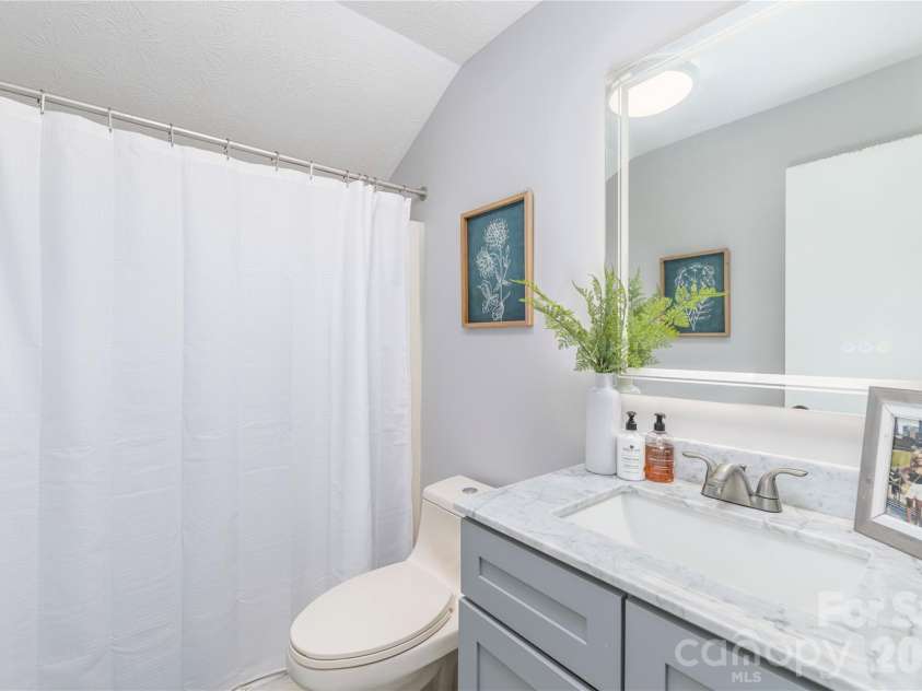 115 Hazelview Drive, Waynesville, NC 28786.  MLS# CAR4415645, YatesRealty ID 46166. 