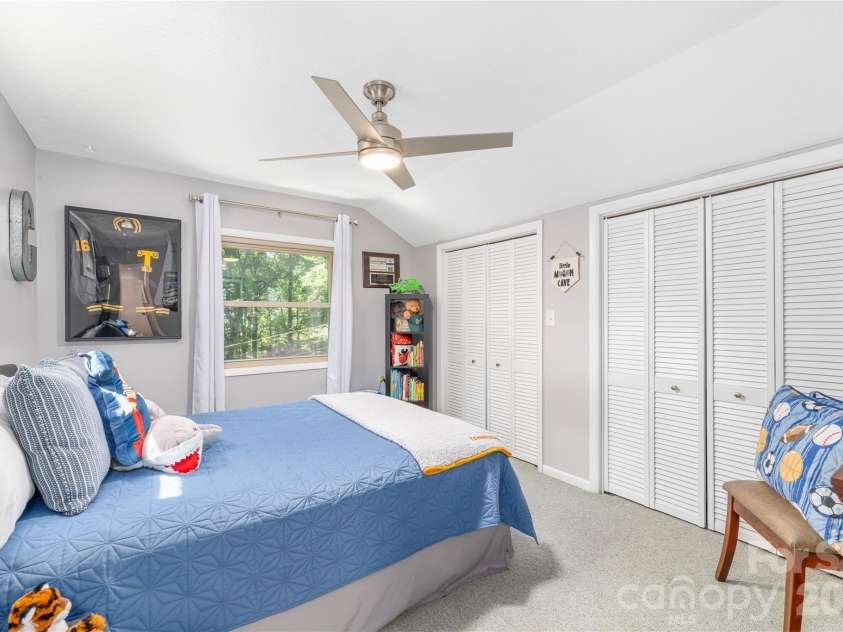 115 Hazelview Drive, Waynesville, NC 28786.  MLS# CAR4415645, YatesRealty ID 46166. 
