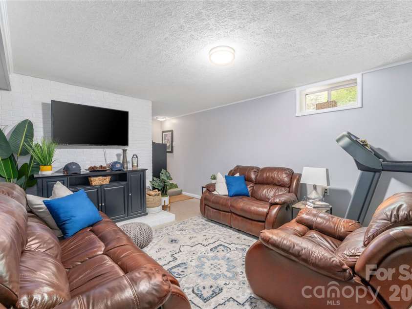 115 Hazelview Drive, Waynesville, NC 28786.  MLS# CAR4415645, YatesRealty ID 46166. 