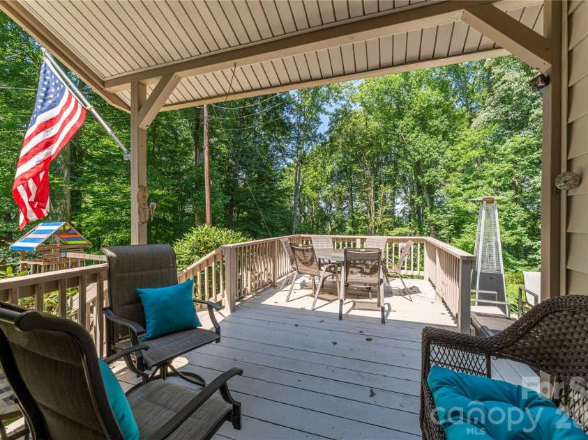 115 Hazelview Drive, Waynesville, NC 28786.  MLS# CAR4415645, YatesRealty ID 46166. 