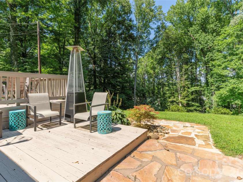 115 Hazelview Drive, Waynesville, NC 28786.  MLS# CAR4415645, YatesRealty ID 46166. 