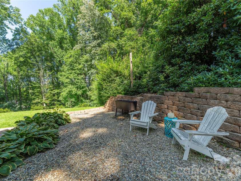 115 Hazelview Drive, Waynesville, NC 28786.  MLS# CAR4415645, YatesRealty ID 46166. 