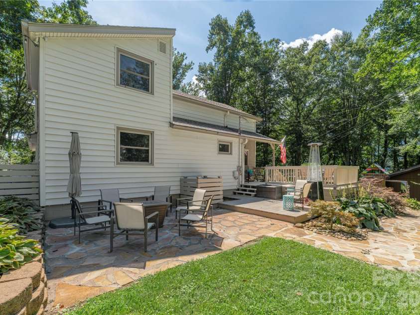 115 Hazelview Drive, Waynesville, NC 28786.  MLS# CAR4415645, YatesRealty ID 46166. 