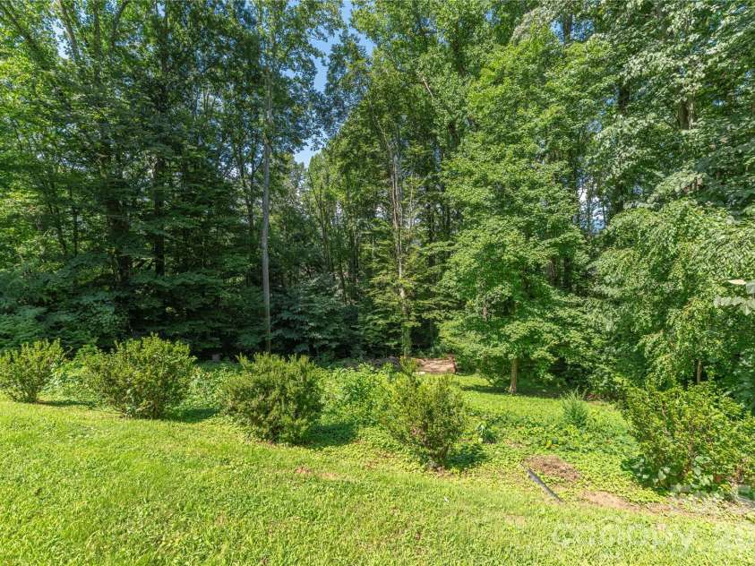 115 Hazelview Drive, Waynesville, NC 28786.  MLS# CAR4415645, YatesRealty ID 46166. 