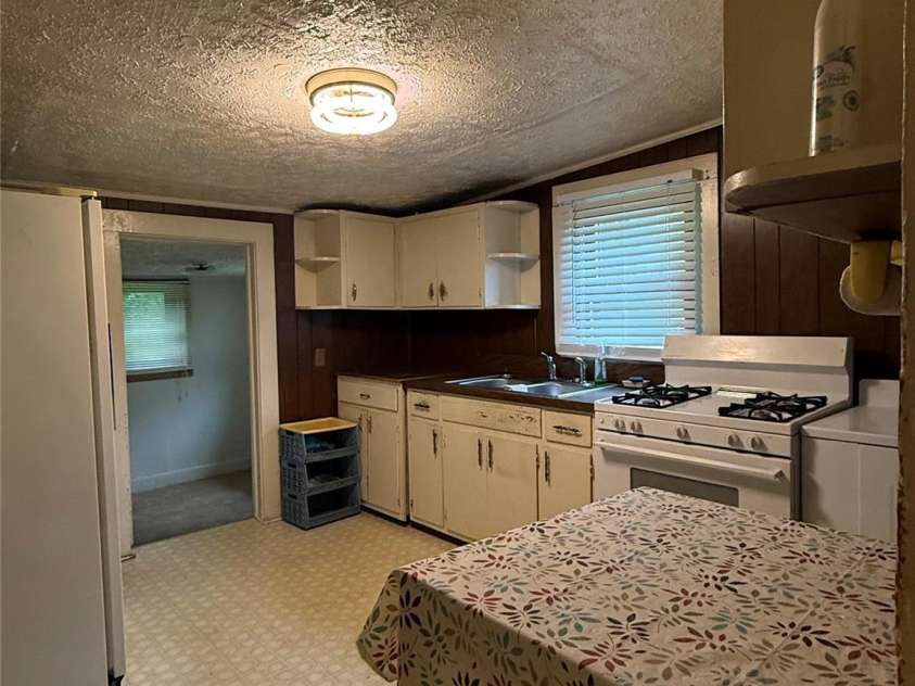 426 Bouchelle Street, Morganton, NC 28655.  MLS# CAR4417290, YatesRealty ID 46168. 