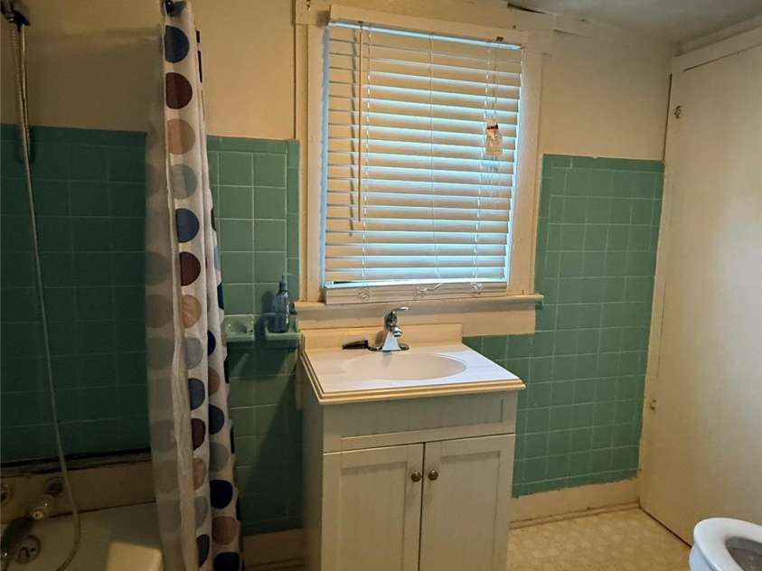 426 Bouchelle Street, Morganton, NC 28655.  MLS# CAR4417290, YatesRealty ID 46168. 