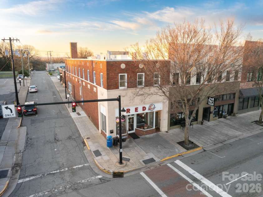 121 Main Street, Lexington, NC 27292.  MLS# CAR4356738, YatesRealty ID 4617. 
