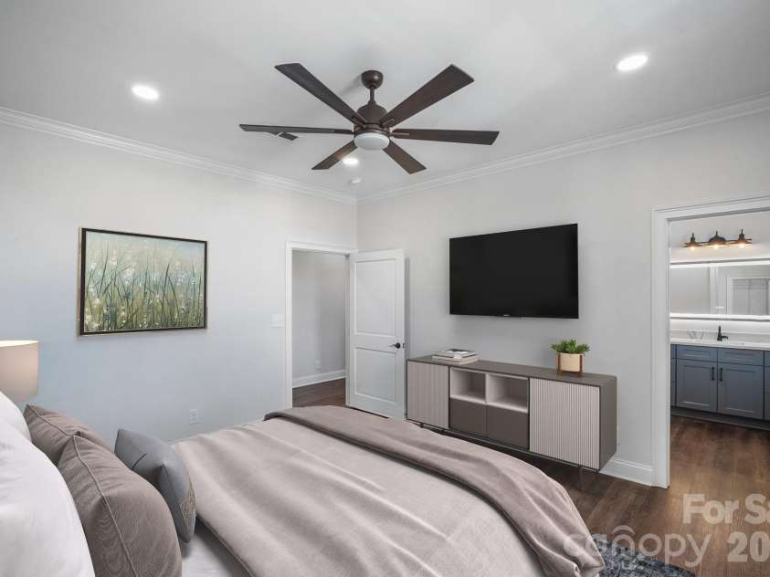121 Main Street, Lexington, NC 27292.  MLS# CAR4356738, YatesRealty ID 4617. 