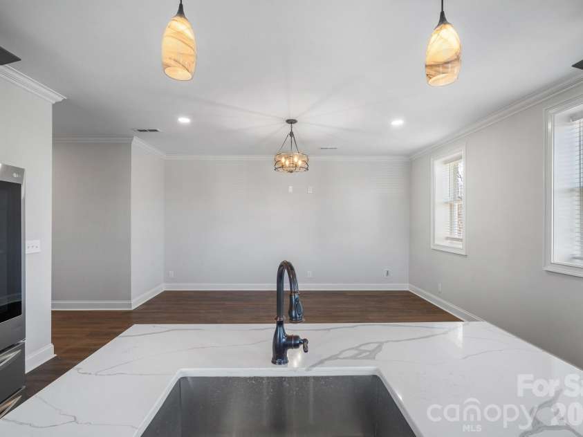 121 Main Street, Lexington, NC 27292.  MLS# CAR4356738, YatesRealty ID 4617. 