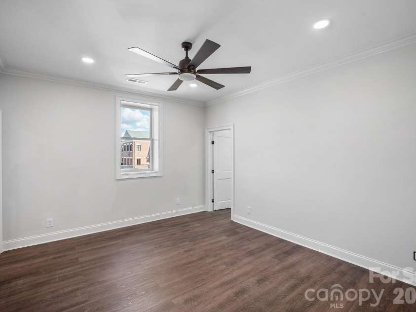 121 Main Street, Lexington, NC 27292.  MLS# CAR4356738, YatesRealty ID 4617. 