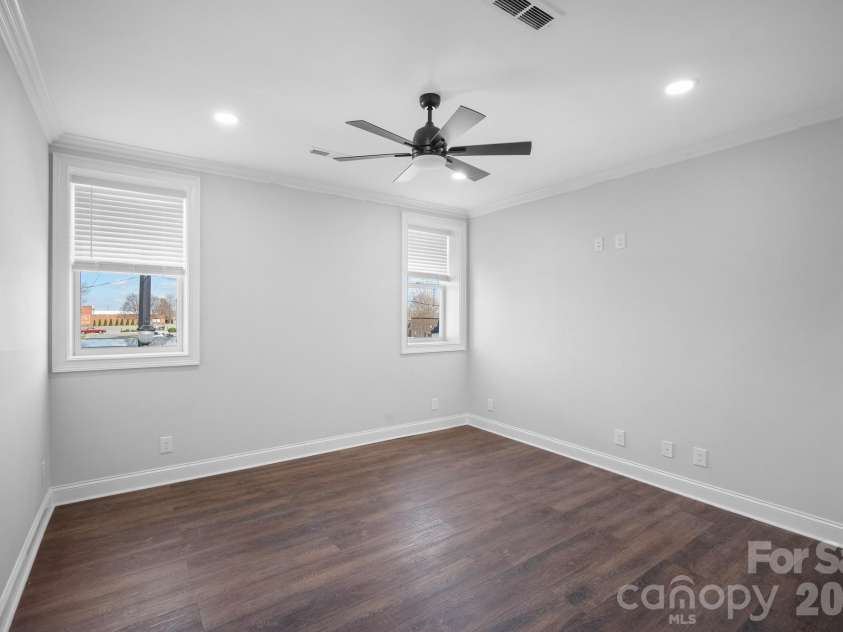 121 Main Street, Lexington, NC 27292.  MLS# CAR4356738, YatesRealty ID 4617. 