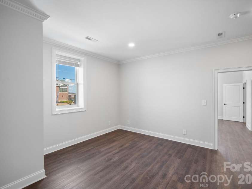 121 Main Street, Lexington, NC 27292.  MLS# CAR4356738, YatesRealty ID 4617. 