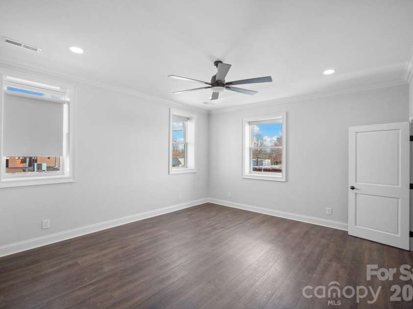 121 Main Street, Lexington, NC 27292.  MLS# CAR4356738, YatesRealty ID 4617. 
