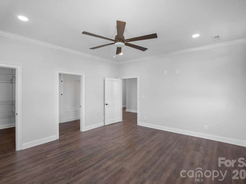 121 Main Street, Lexington, NC 27292.  MLS# CAR4356738, YatesRealty ID 4617. 
