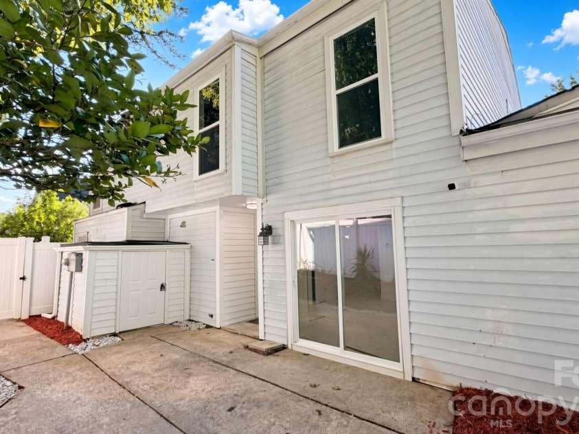 7107 Stonington Lane, Charlotte, NC 28227.  MLS# CAR4416930, YatesRealty ID 46171. Front