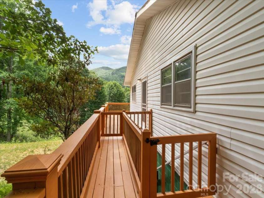 198 Florida Hill Drive, Green Mountain, NC 28740.  MLS# CAR4403043, YatesRealty ID 46172. 