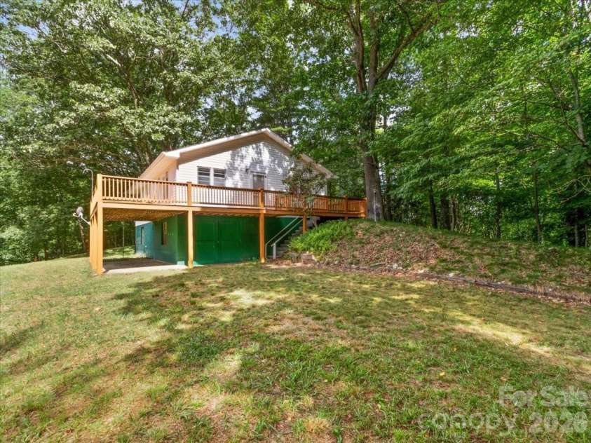 198 Florida Hill Drive, Green Mountain, NC 28740.  MLS# CAR4403043, YatesRealty ID 46172. 