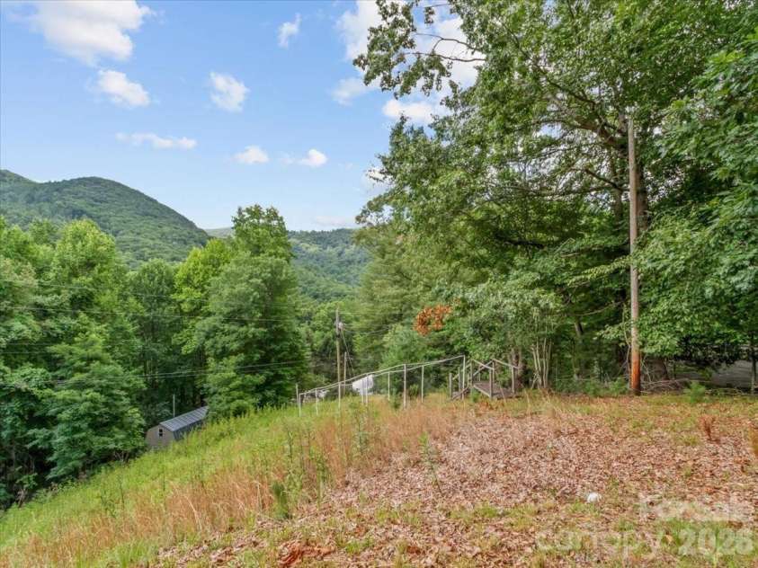 198 Florida Hill Drive, Green Mountain, NC 28740.  MLS# CAR4403043, YatesRealty ID 46172. 